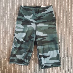 NWT Aerie Move High Waisted Bike Shorts Camo